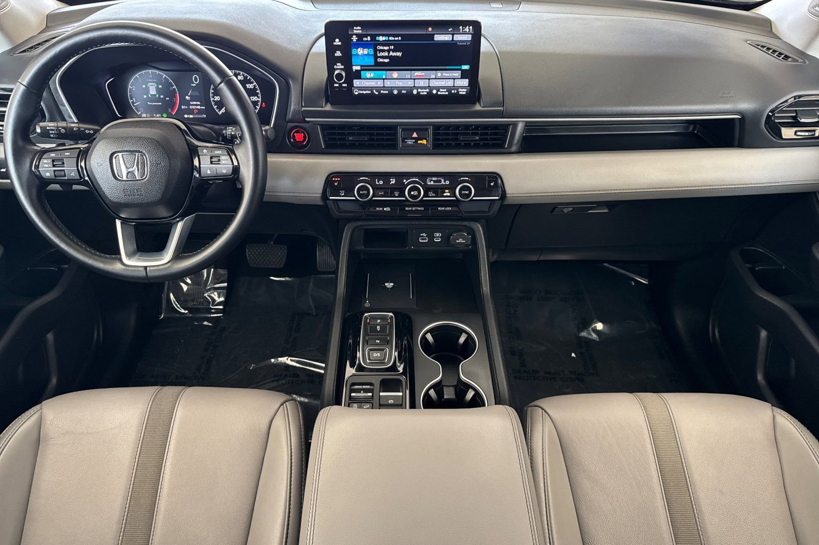 Used 2025 Honda Pilot Touring image 12
