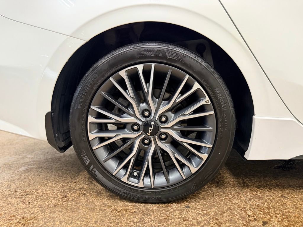 Used 2023 Kia Forte GT-Line w/ GT-Line Premium Package FWD image 28