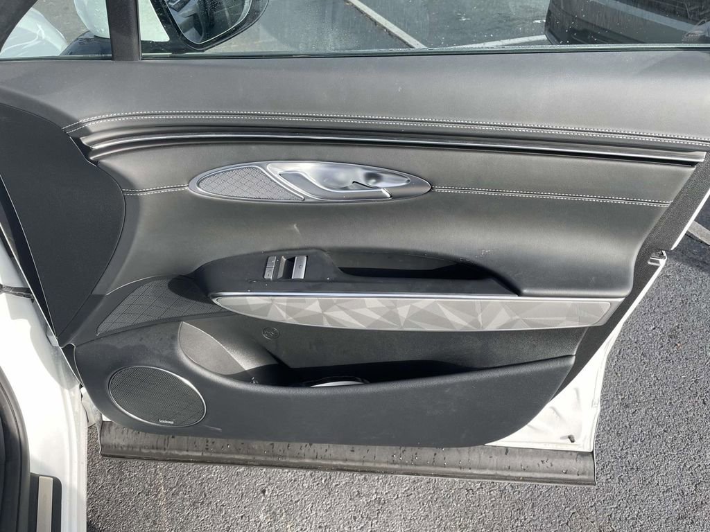 Used 2025 Genesis GV70 3.5T Sport w/ Sport Advanced Package image 47