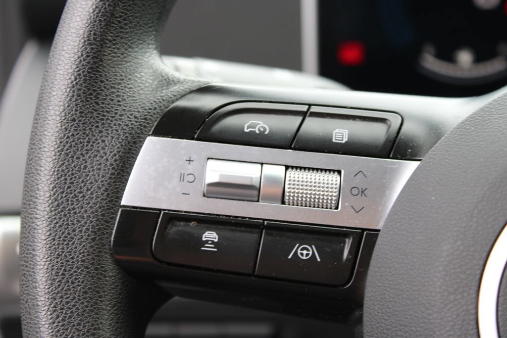 Used 2025 Hyundai Tucson SEL FWD image 12