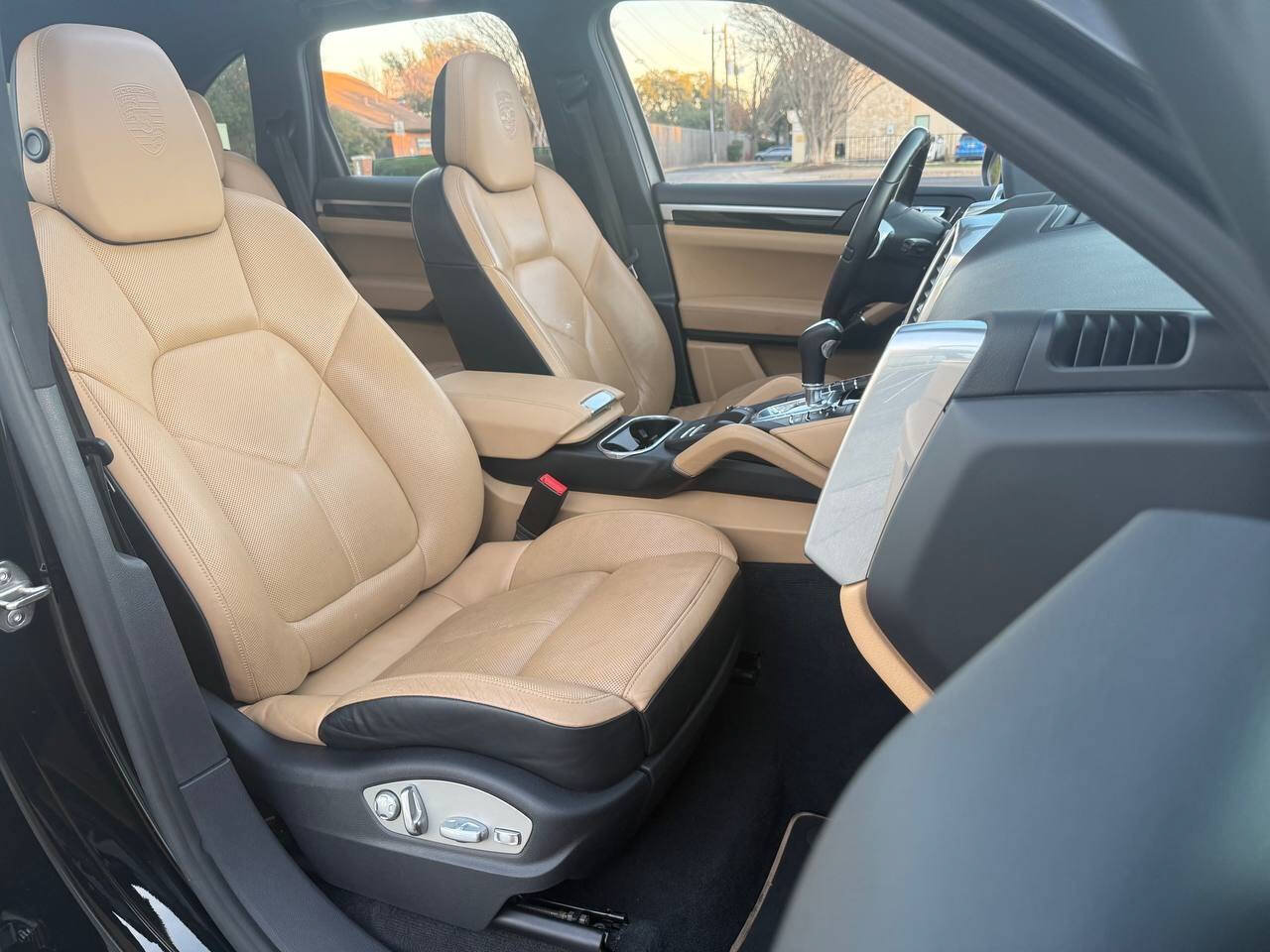 Used 2014 Porsche Cayenne Platinum Edition AWD/4WD image 14