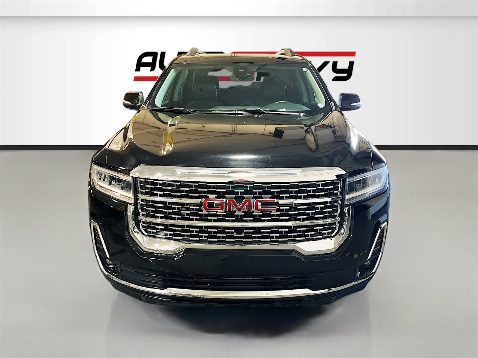 Used 2023 GMC Acadia SLT w/ Preferred Package image 2