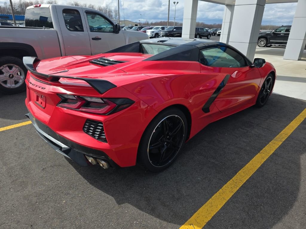 Used 2024 Chevrolet Corvette Stingray Premium Conv w/ Z51 Performance Package image 3