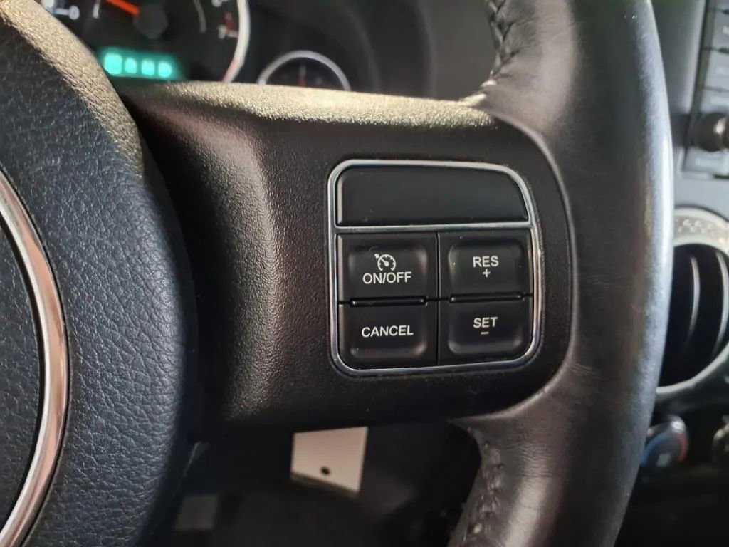 Used 2016 Jeep Wrangler Unlimited Sahara image 23