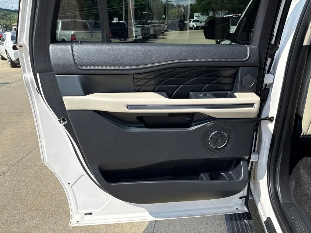 Used 2018 Ford Expedition Max Platinum AWD/4WD image 54