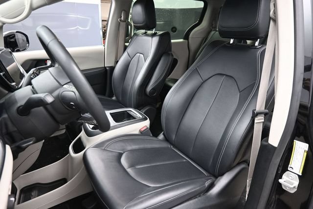 Used 2024 Chrysler Pacifica Limited FWD image 20