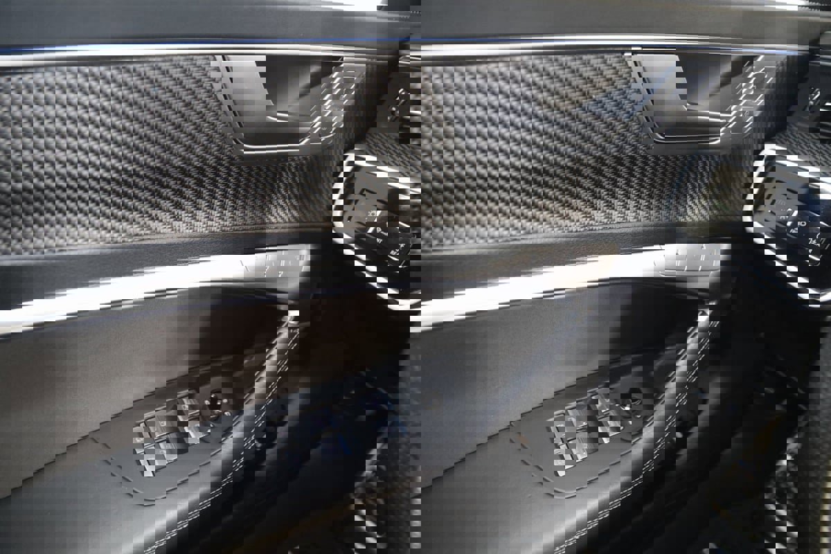 Used 2022 Audi S7 Prestige w/ Prestige Package image 32