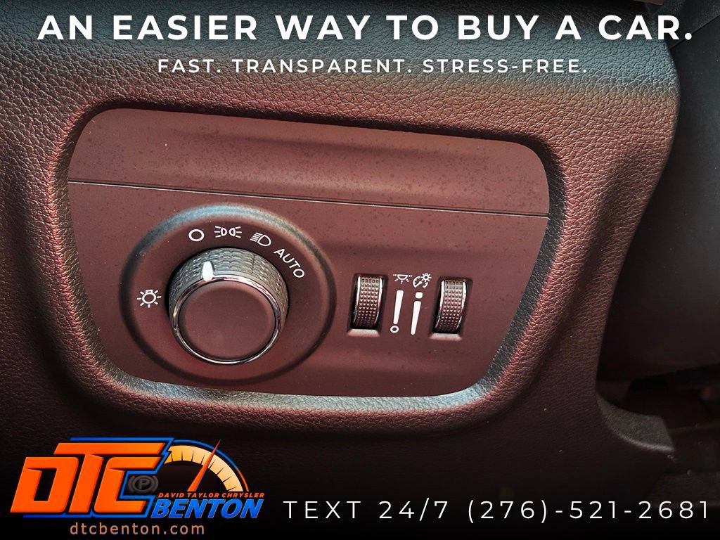 Used 2025 Jeep Grand Cherokee Altitude AWD/4WD image 13