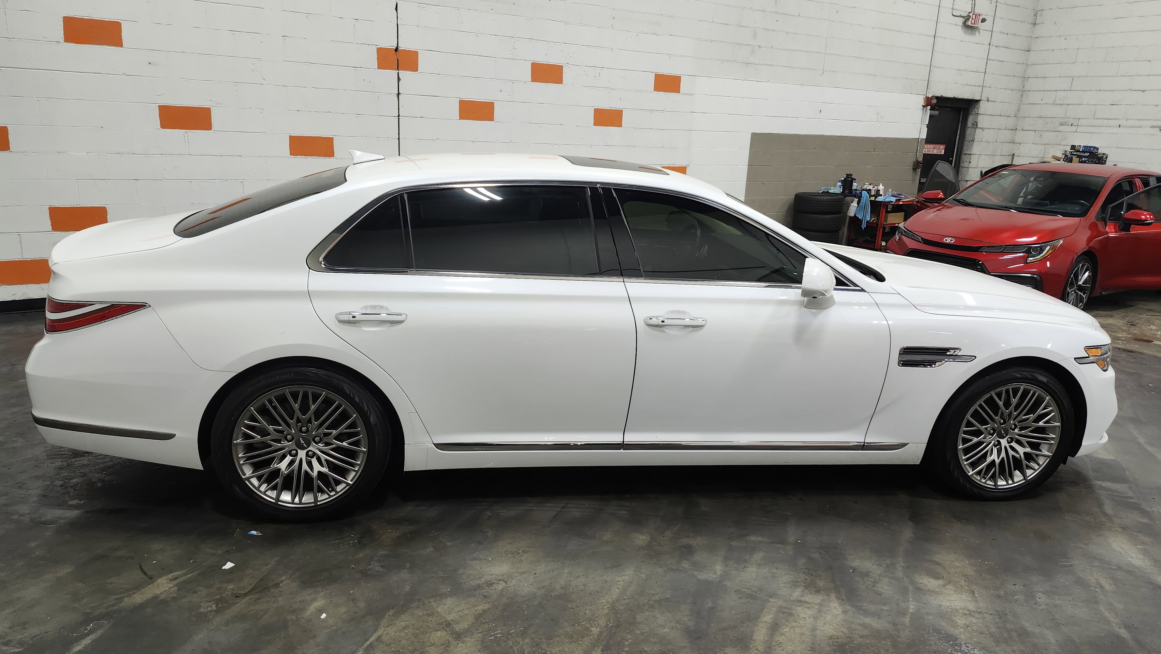 Used 2021 Genesis G90 3.3T Premium image 21