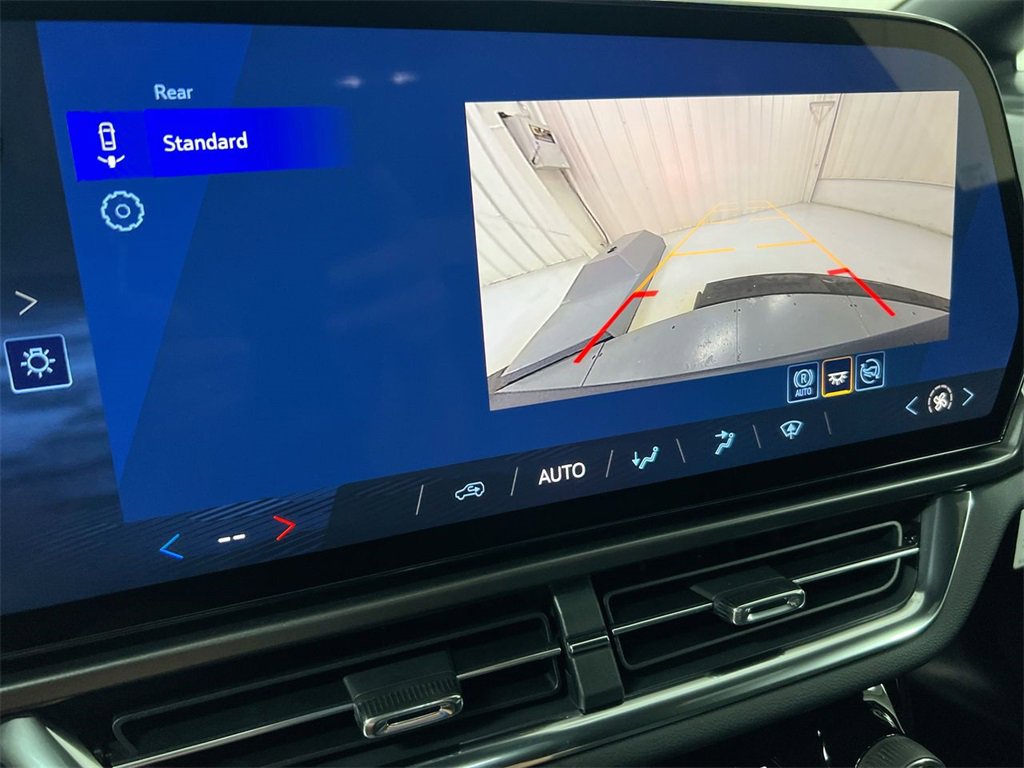 New 2026 Chevrolet Equinox EV LT image 15