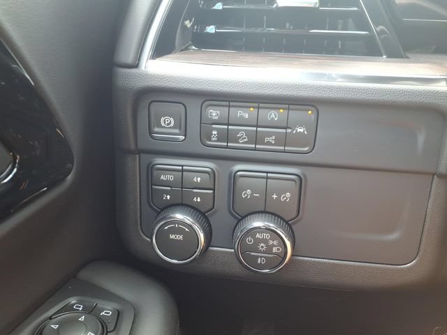 New 2026 Chevrolet Suburban Z71 w/ Comfort Package AWD/4WD image 28