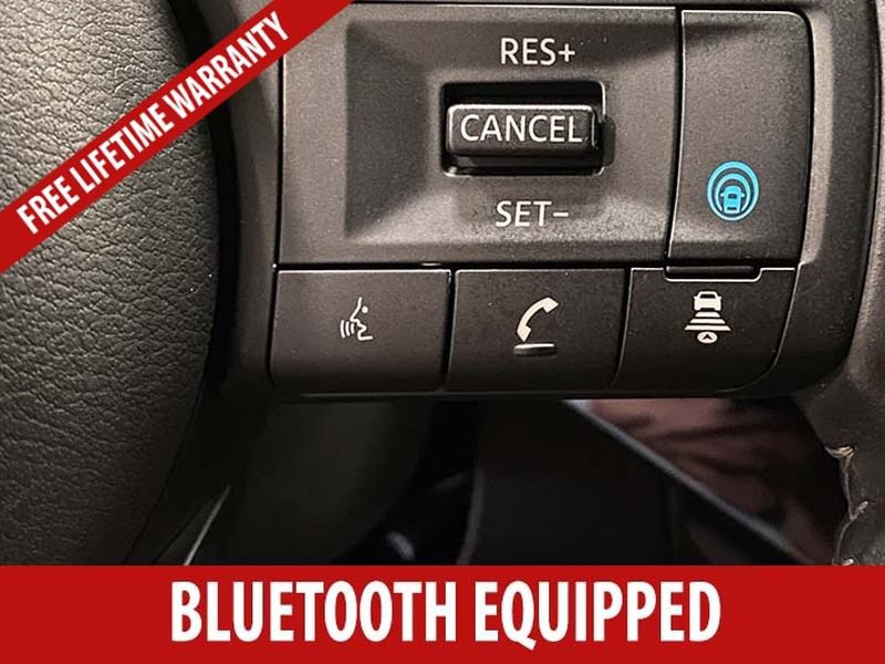 Used 2025 Nissan Pathfinder SV FWD image 12