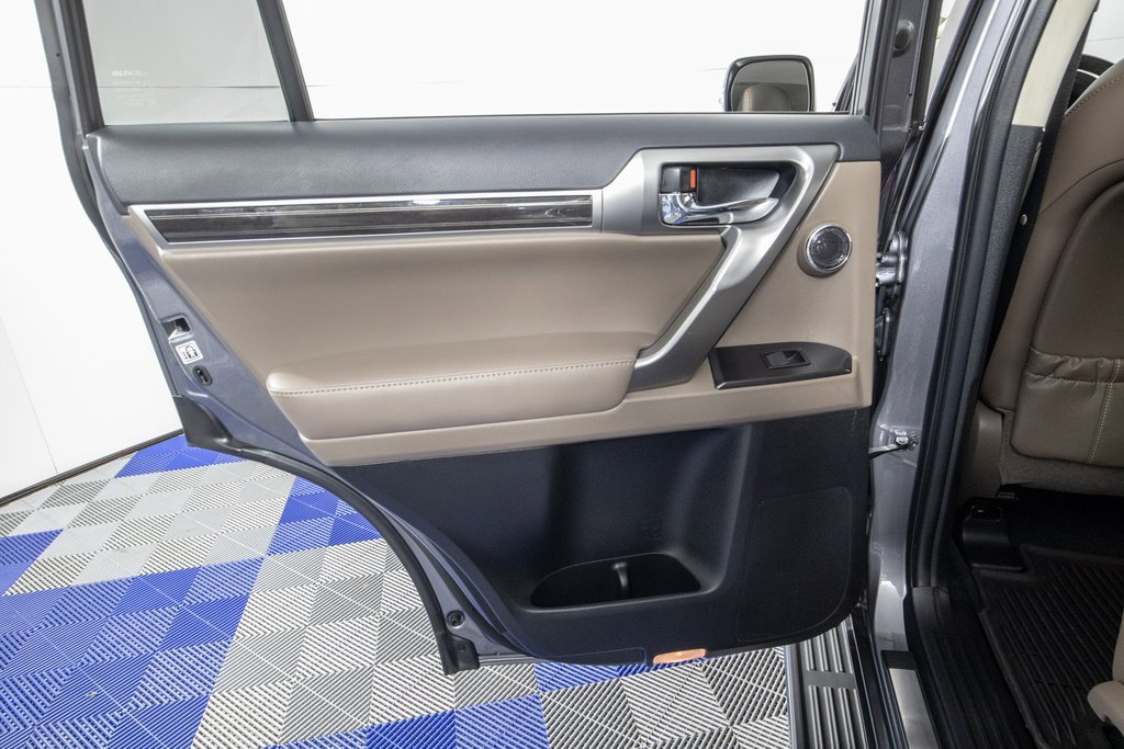 Used 2023 Lexus GX 460 Luxury image 16