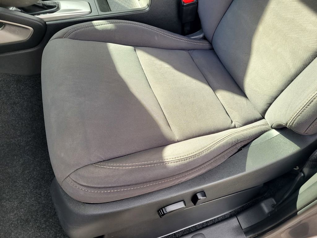 Used 2023 Nissan Frontier SV image 11