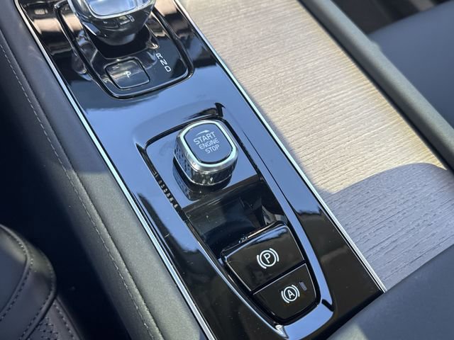 New 2026 Volvo XC90 B5 Plus w/ Protection Package AWD/4WD image 16