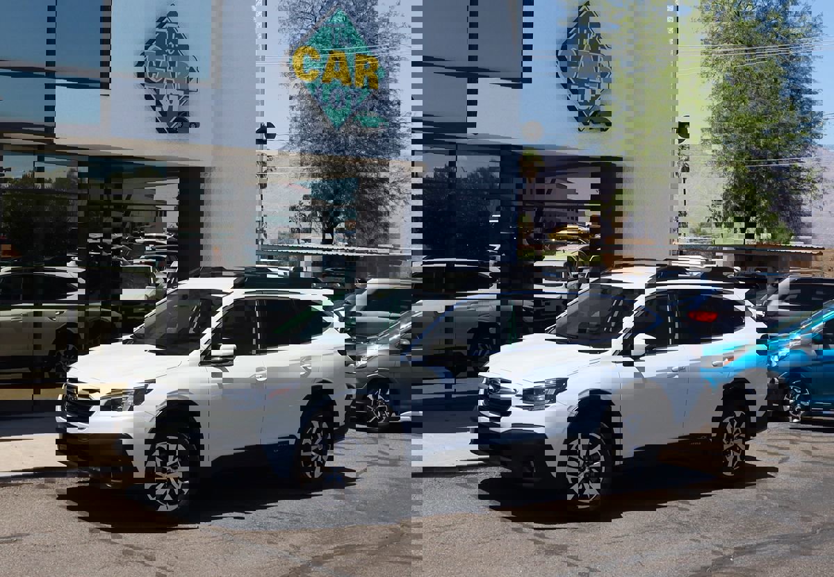 Used 2022 Subaru Outback Premium image 3