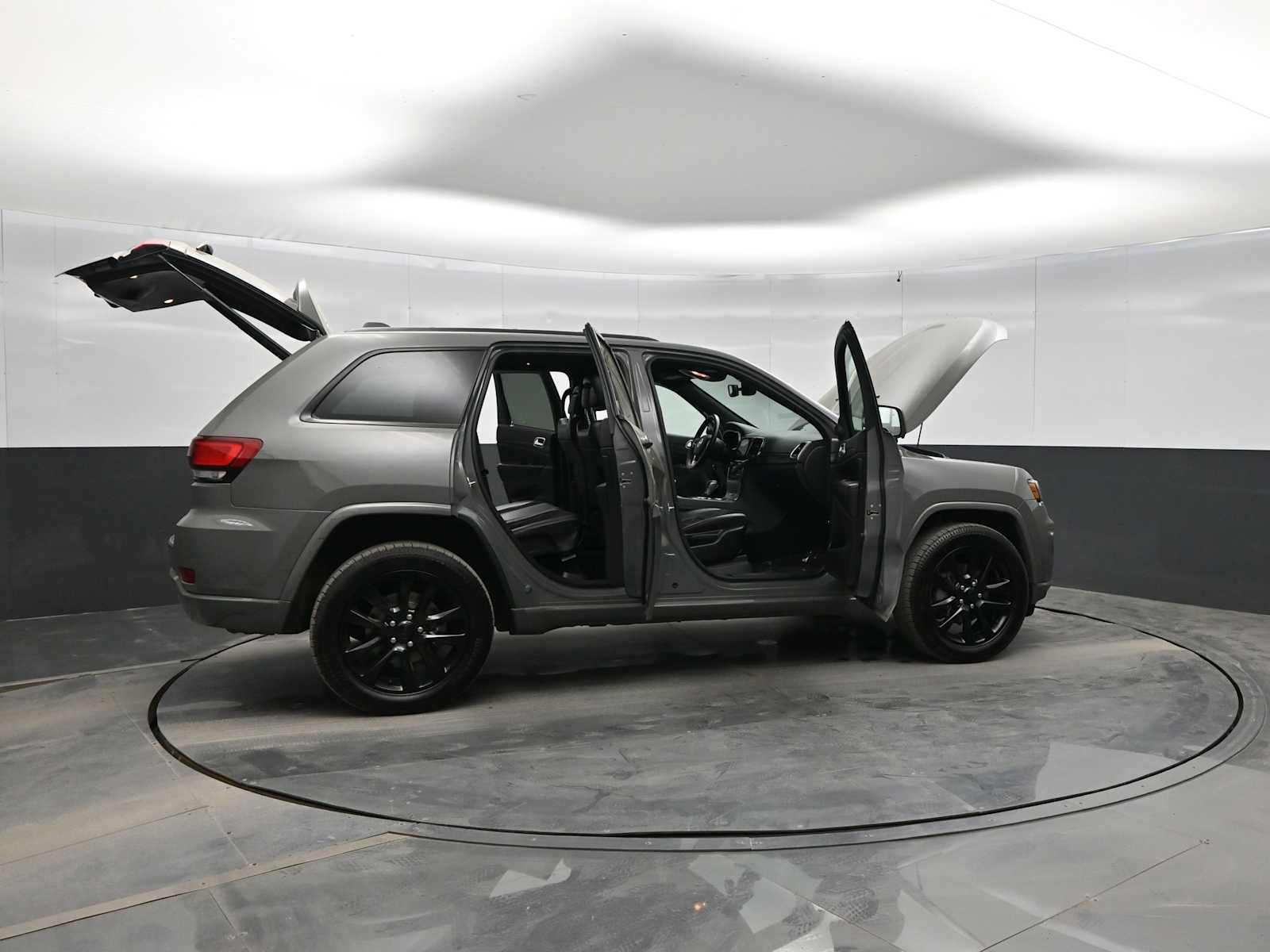 Used 2019 Jeep Grand Cherokee Altitude image 42