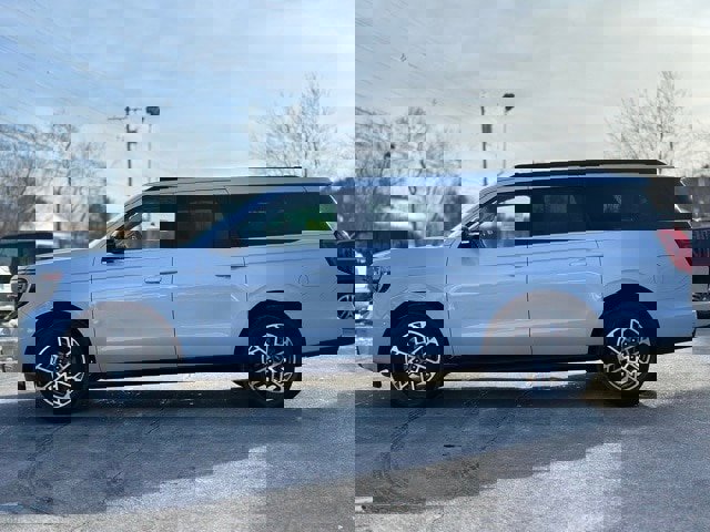 Used 2025 Ford Expedition Max Active image 2