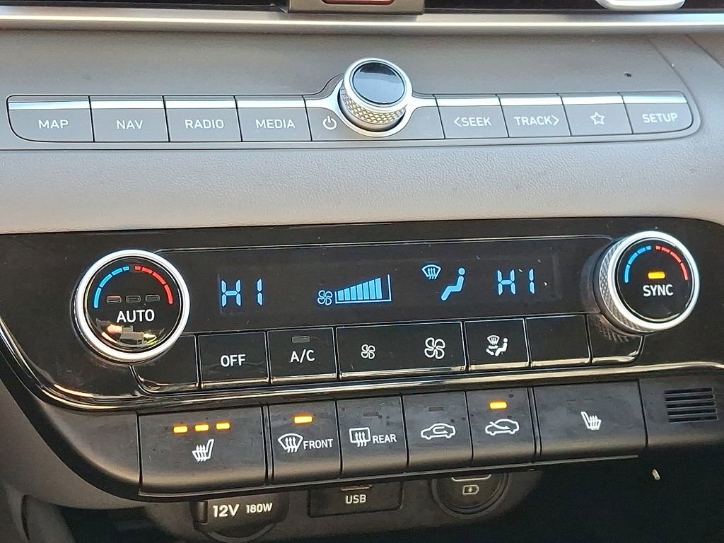 Used 2023 Hyundai Elantra SEL w/ Convenience Package image 16