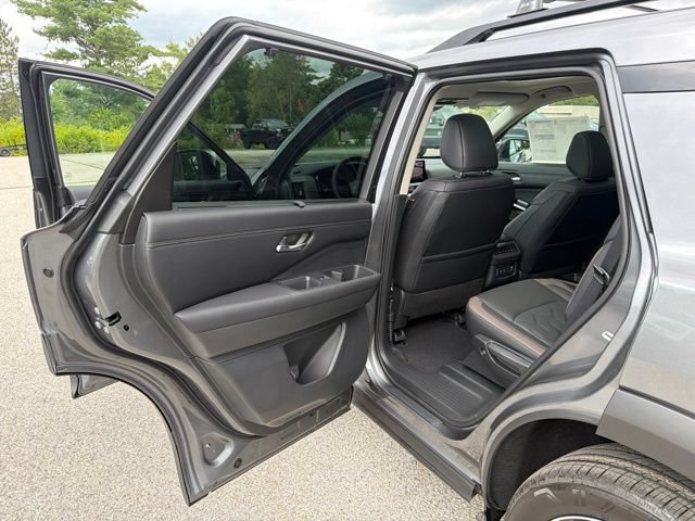New 2026 Nissan Pathfinder Platinum AWD/4WD image 18