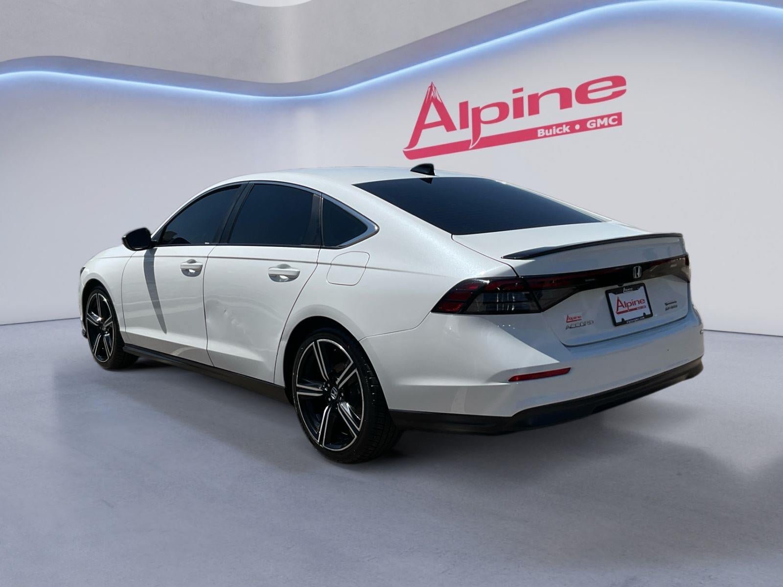 Used 2023 Honda Accord Sport image 3