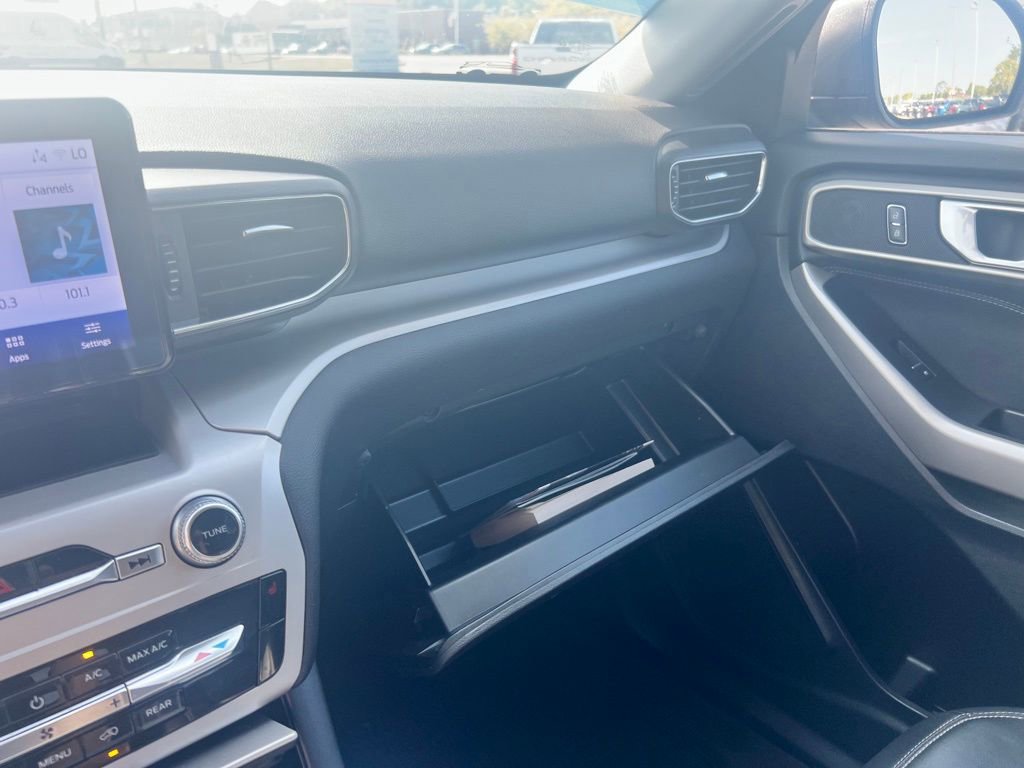 Used 2023 Ford Explorer XLT w/ Equipment Group 202A image 13