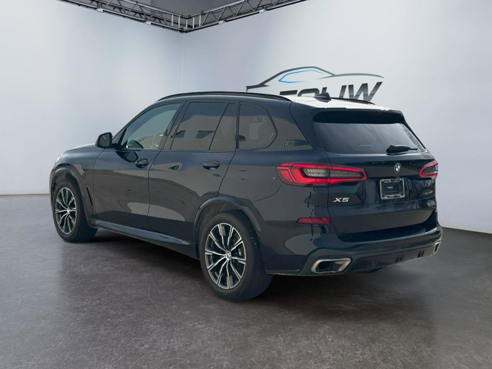 Used 2019 BMW X5 xDrive40i w/ M Sport Package image 5