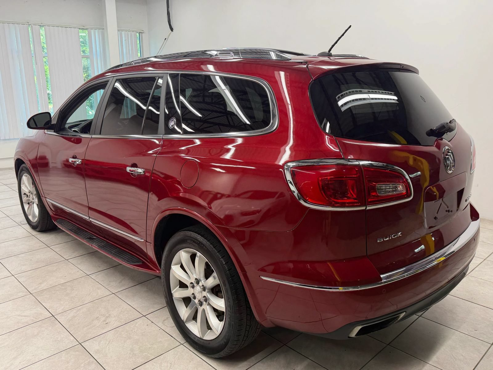 Used 2013 Buick Enclave Premium AWD/4WD image 7