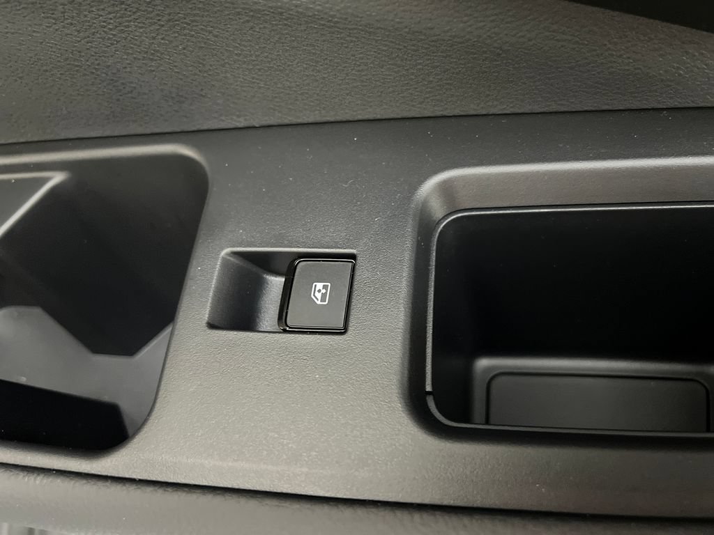 Used 2025 Nissan Pathfinder SL AWD/4WD image 26