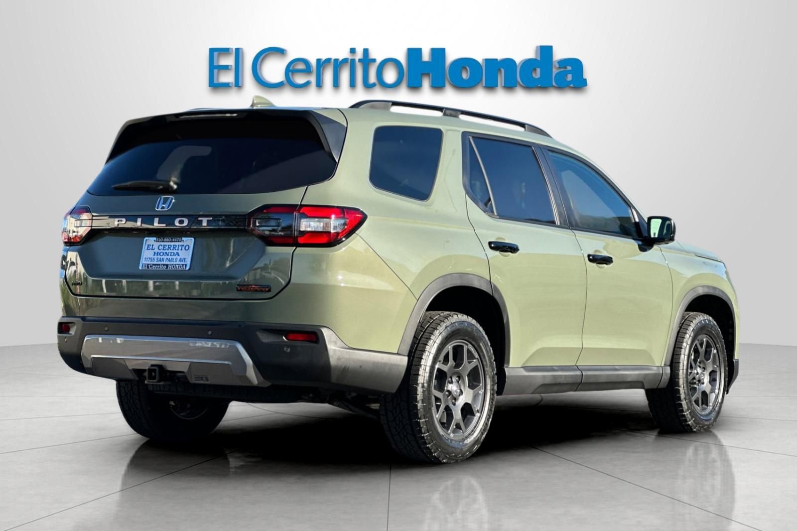 New 2026 Honda Pilot TrailSport image 3
