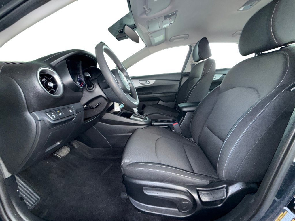 Used 2023 Kia Forte LXS w/ LXS Technology Package FWD image 9
