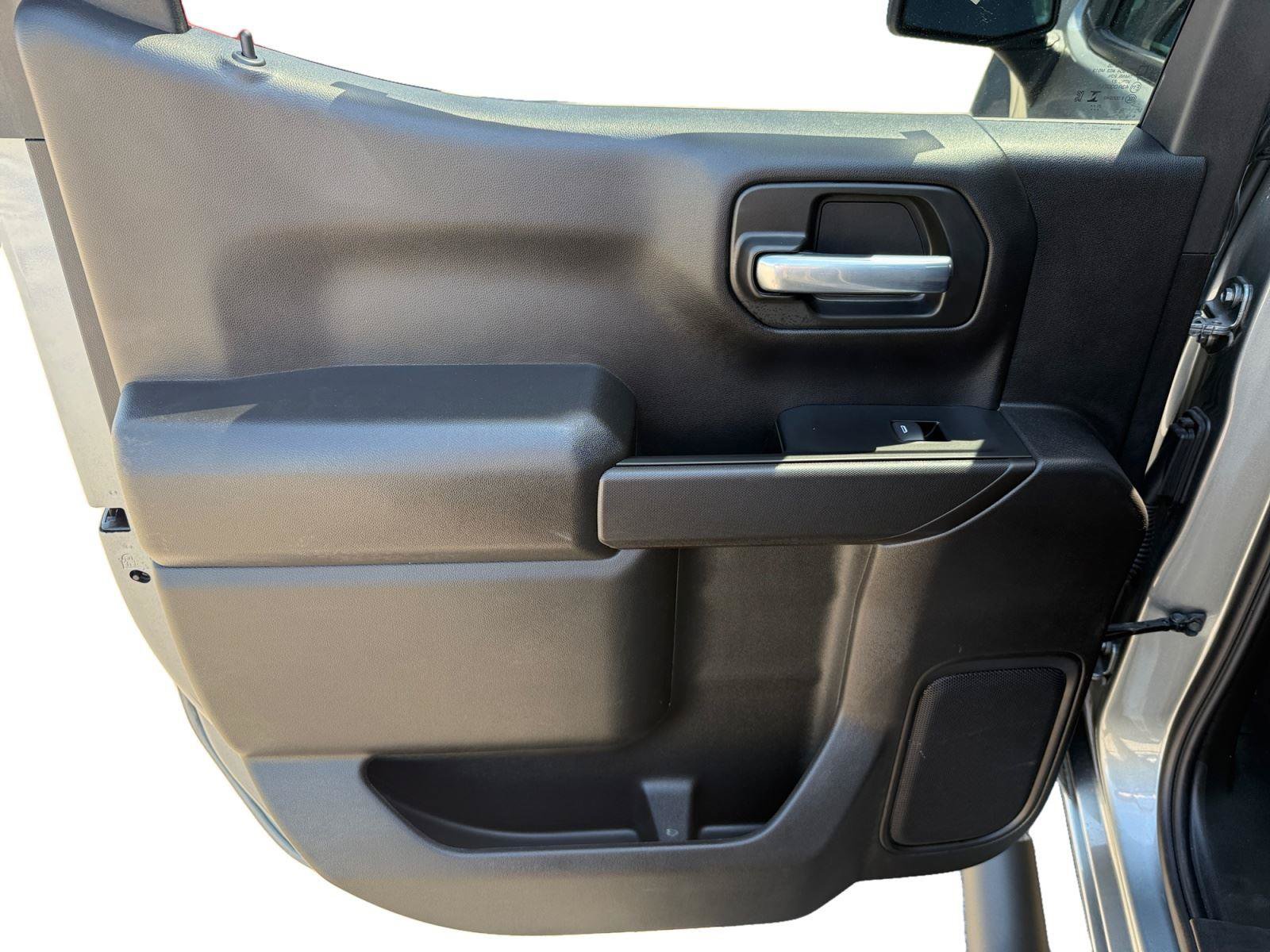 Used 2026 Chevrolet Silverado 1500 Custom w/ Turbomax Blackout Package AWD/4WD image 19