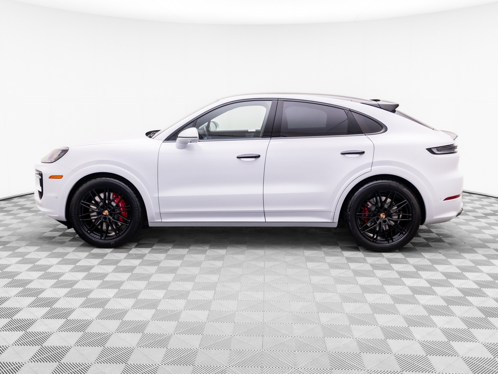 New 2026 Porsche Cayenne GTS AWD/4WD image 2
