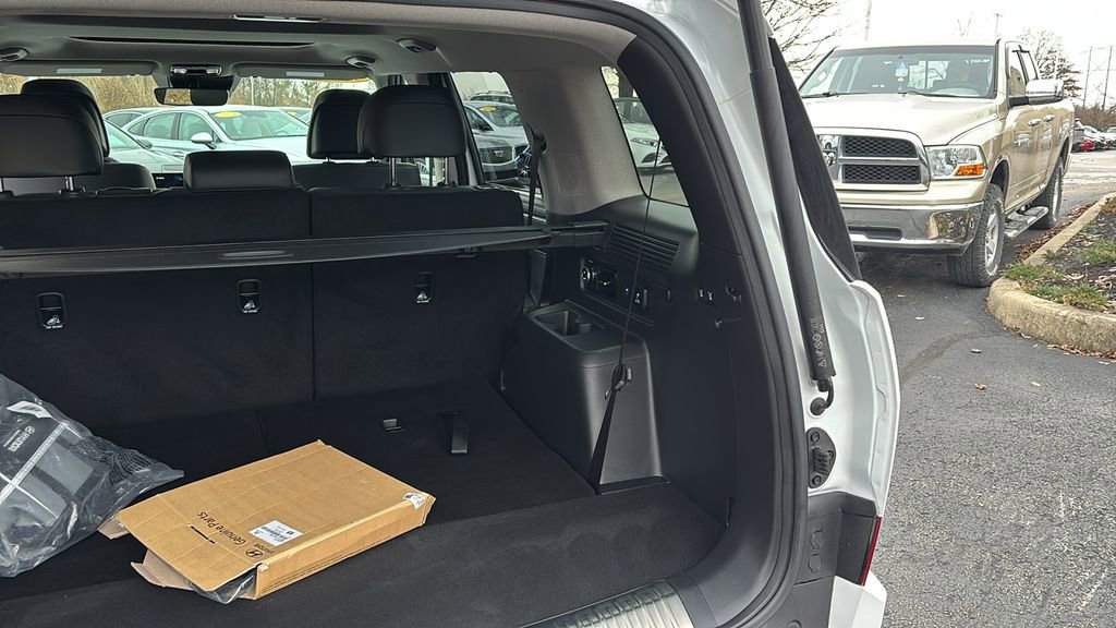 Used 2025 Hyundai Santa Fe Limited image 35
