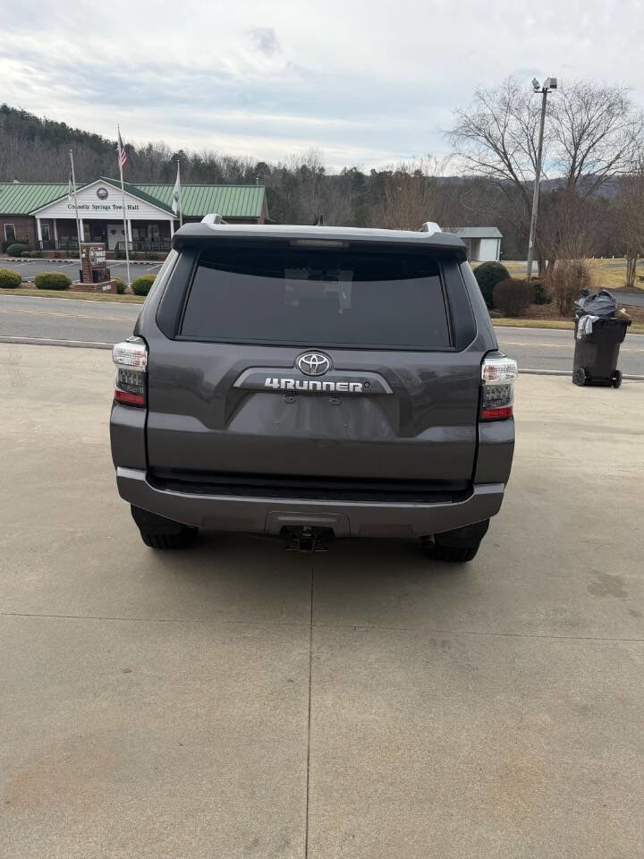 Used 2015 Toyota 4Runner SR5 image 5