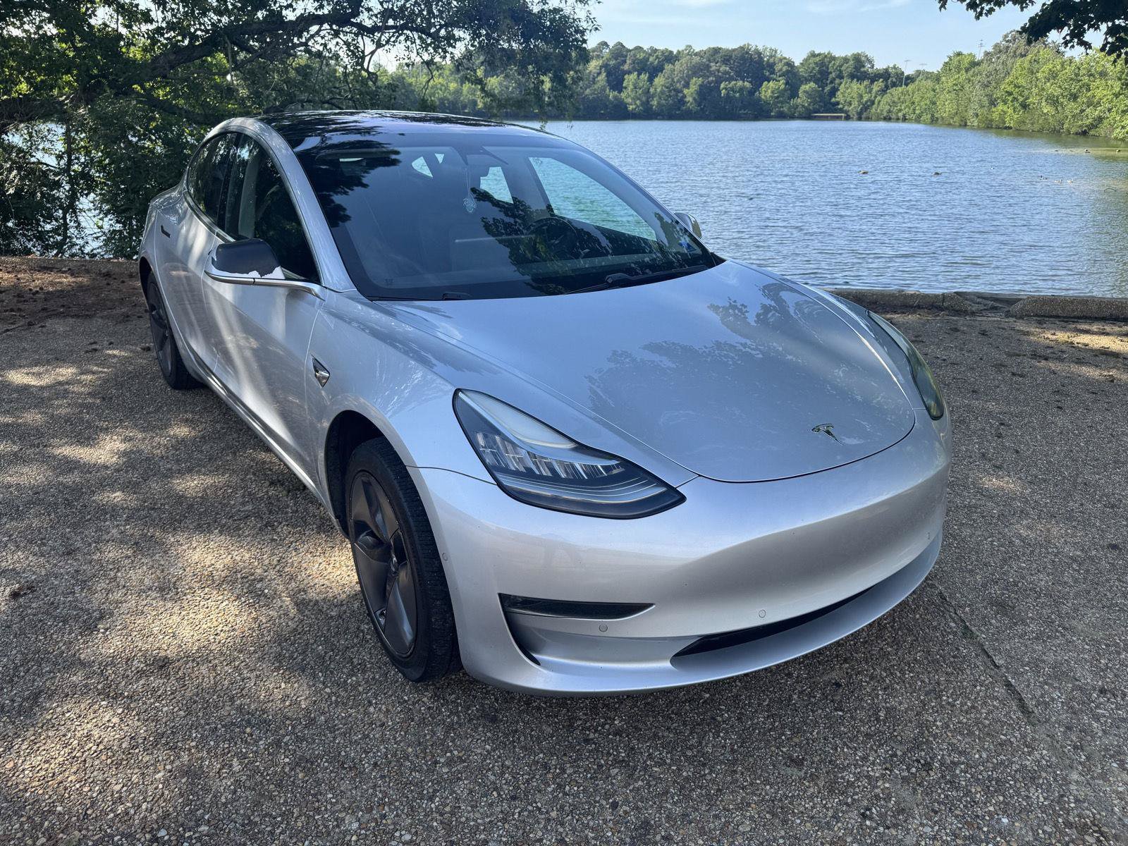 Used 2018 Tesla Model 3 Long Range RWD image 2