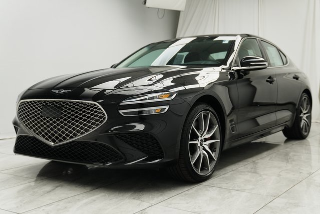 Used 2025 Genesis G70 2.5T image 4