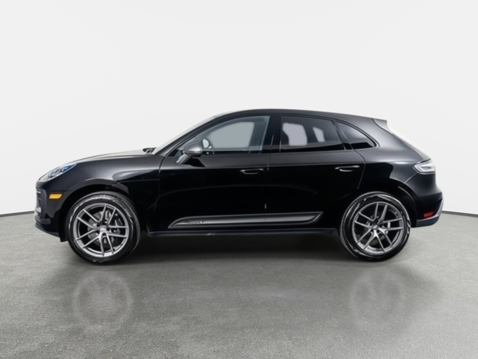 Used 2025 Porsche Macan Turbo AWD/4WD image 16