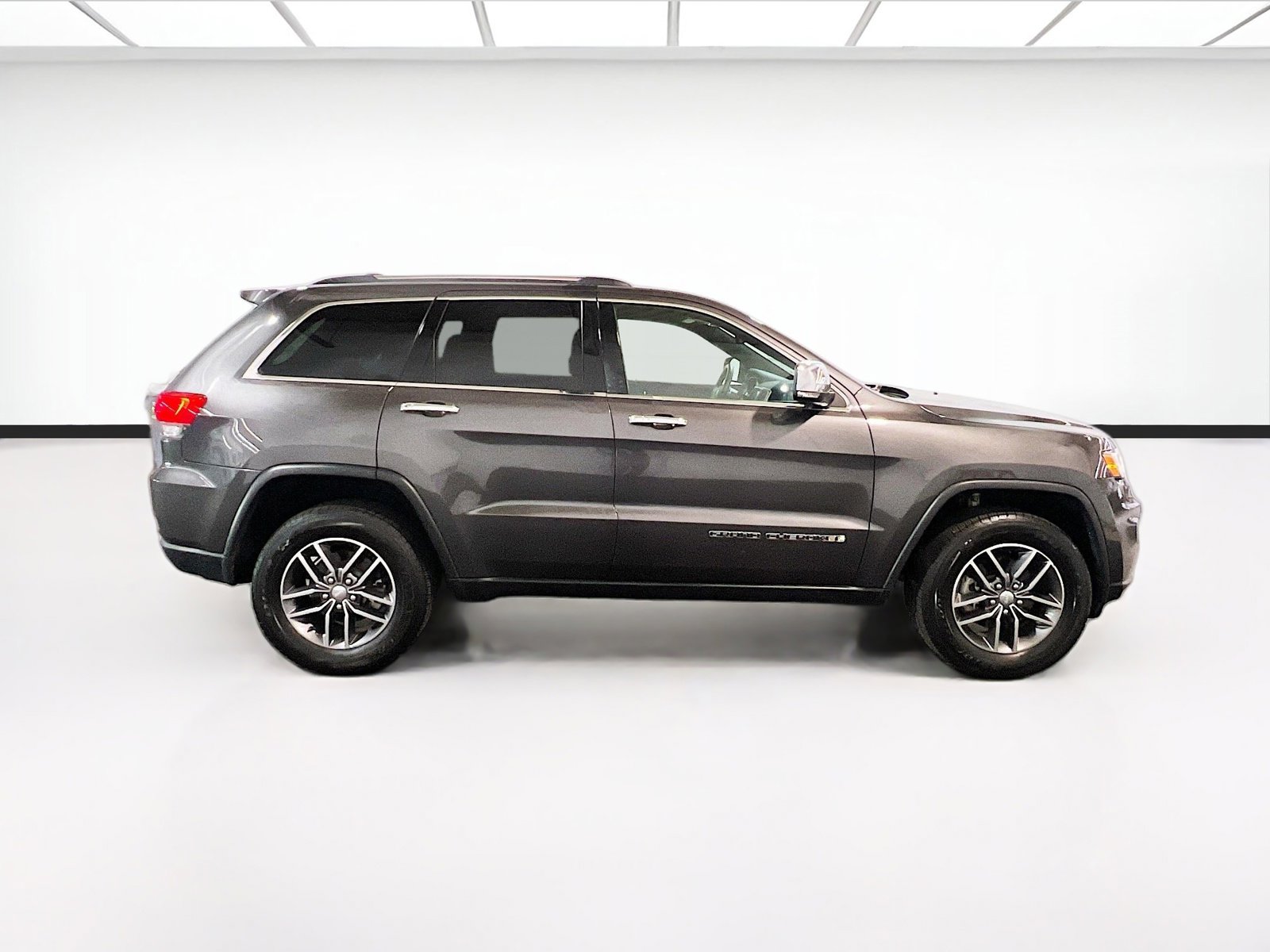Used 2017 Jeep Grand Cherokee Limited AWD/4WD image 24