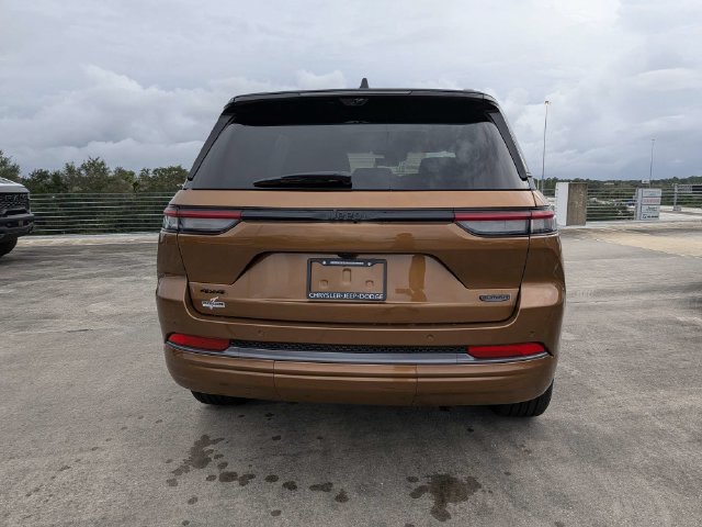 New 2027 Jeep Grand Cherokee Summit w/ Adv Protech Group IV AWD/4WD image 5