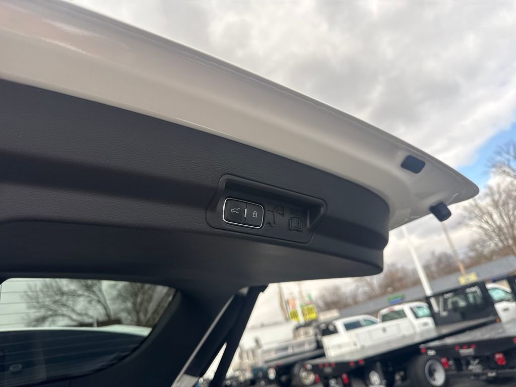 Used 2025 Ford Explorer Platinum w/ Ultimate Package AWD/4WD image 18