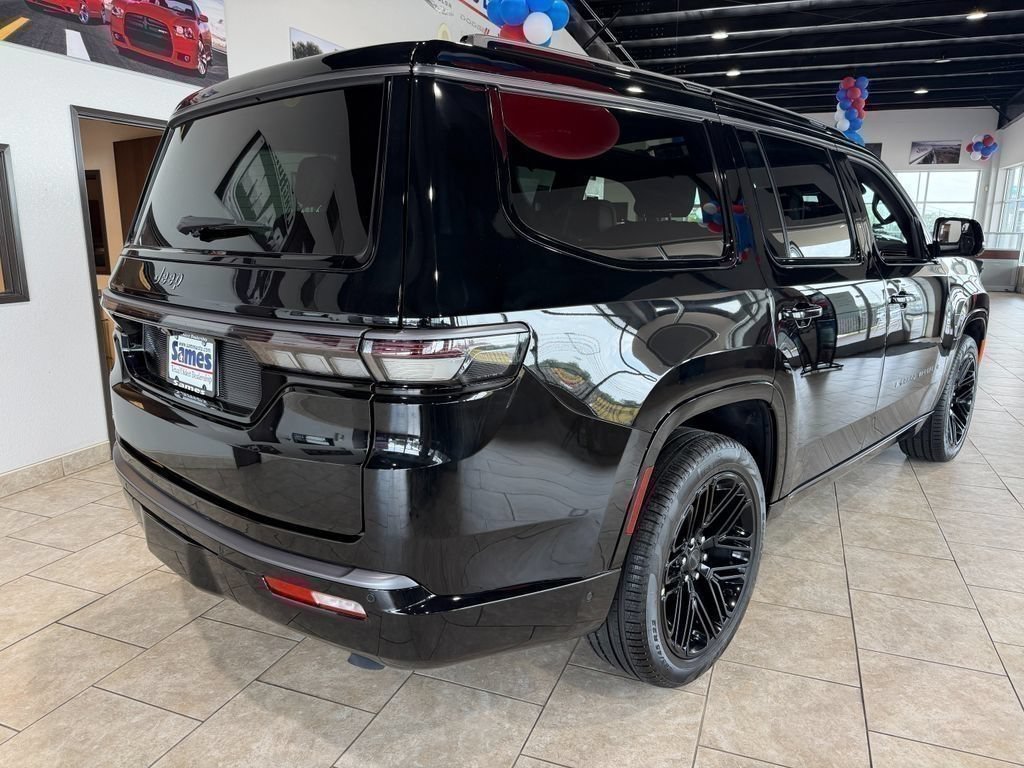 New 2026 Jeep Grand Wagoneer Limited AWD/4WD image 2