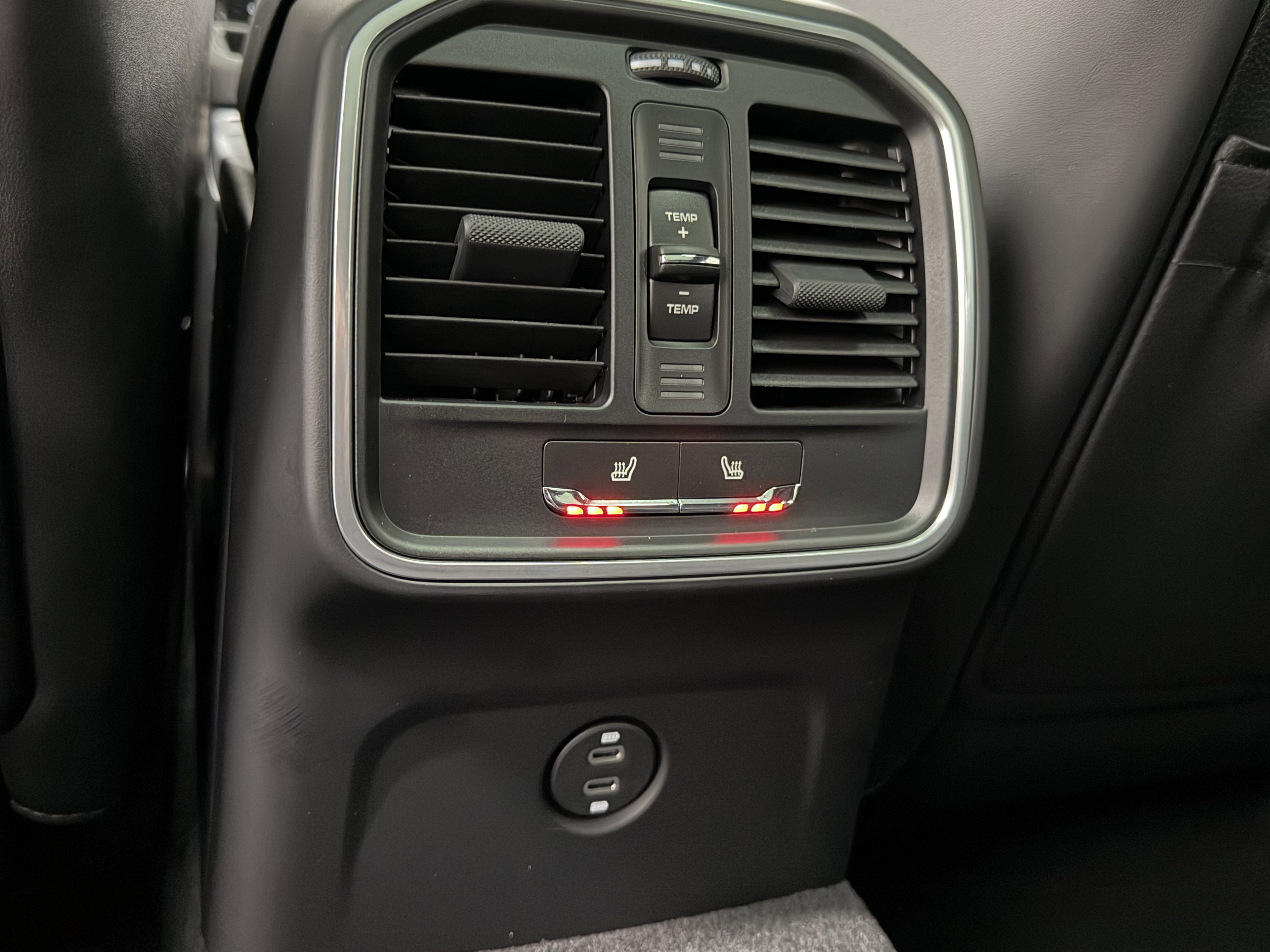 New 2026 Porsche Macan image 21