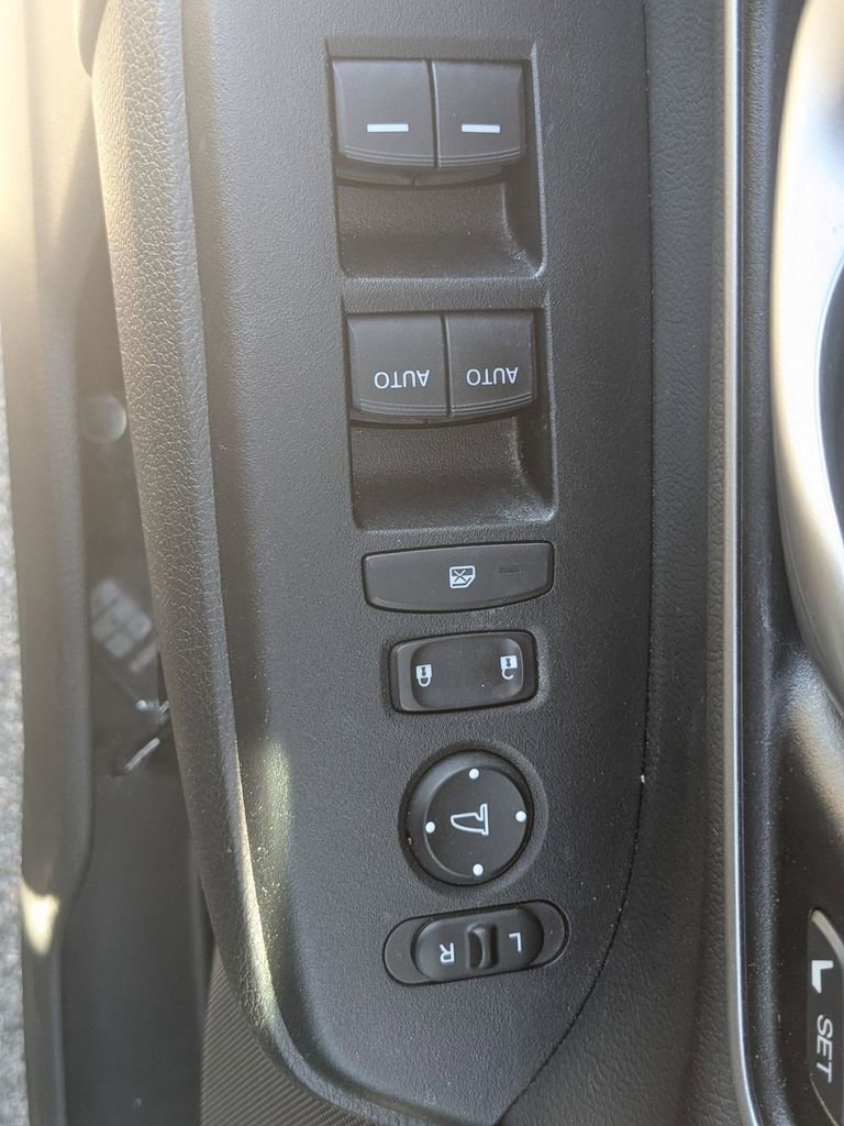 Used 2018 Honda CR-V EX-L image 14