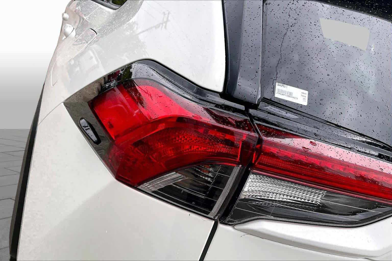 Used 2025 Toyota RAV4 LE AWD/4WD image 28