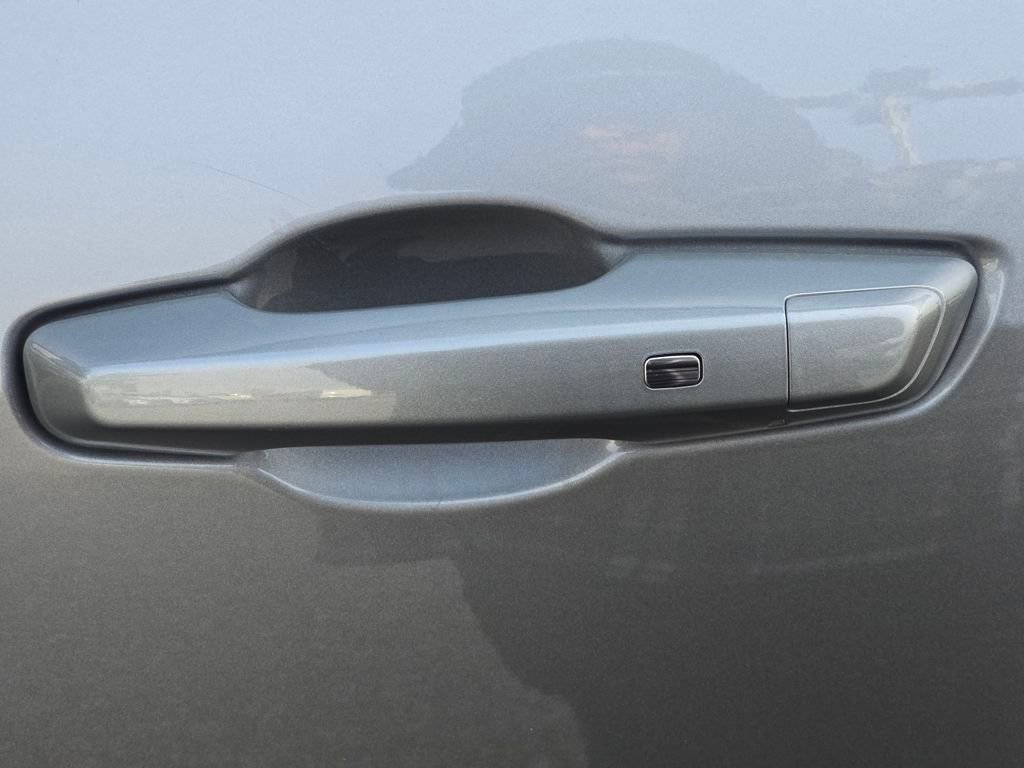 Used 2025 GMC Acadia Elevation image 10