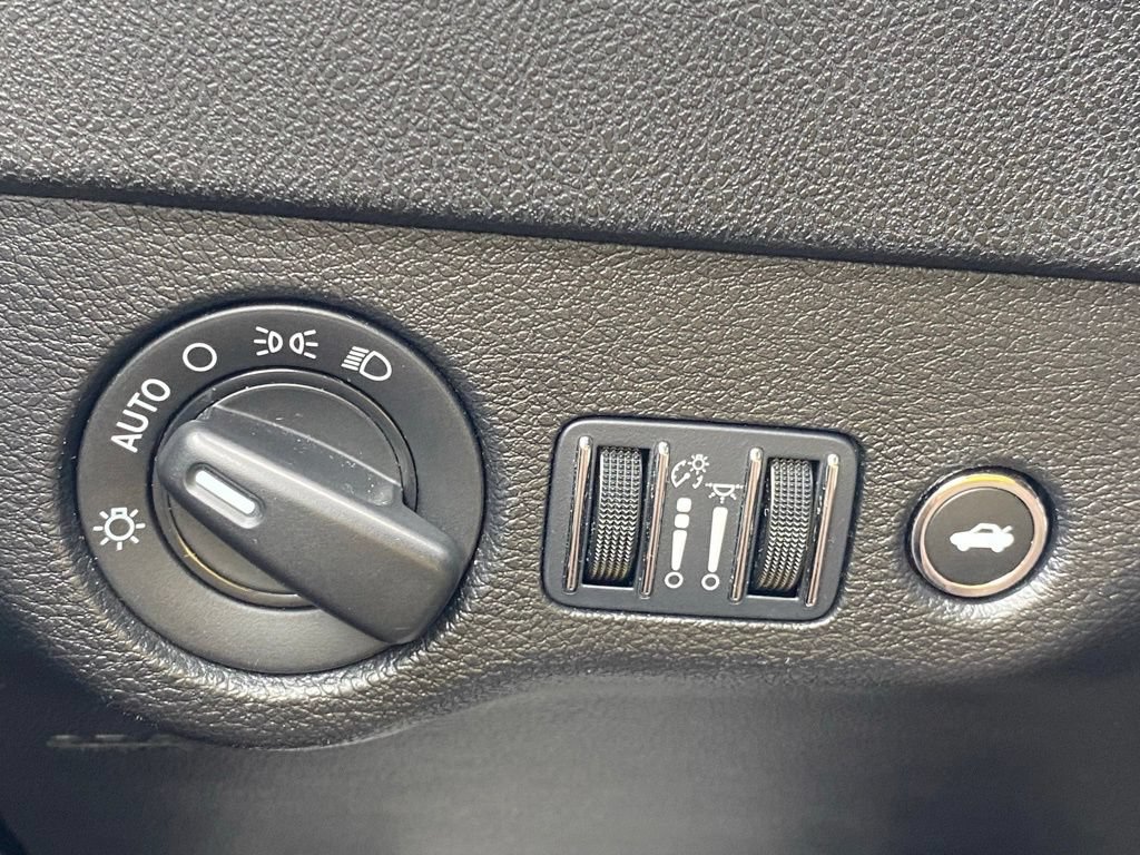Used 2023 Dodge Charger SXT RWD image 23