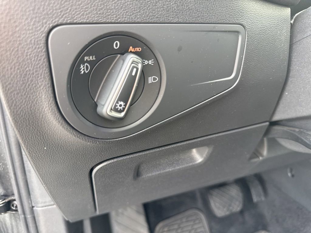 Used 2020 Volkswagen Tiguan SEL image 20