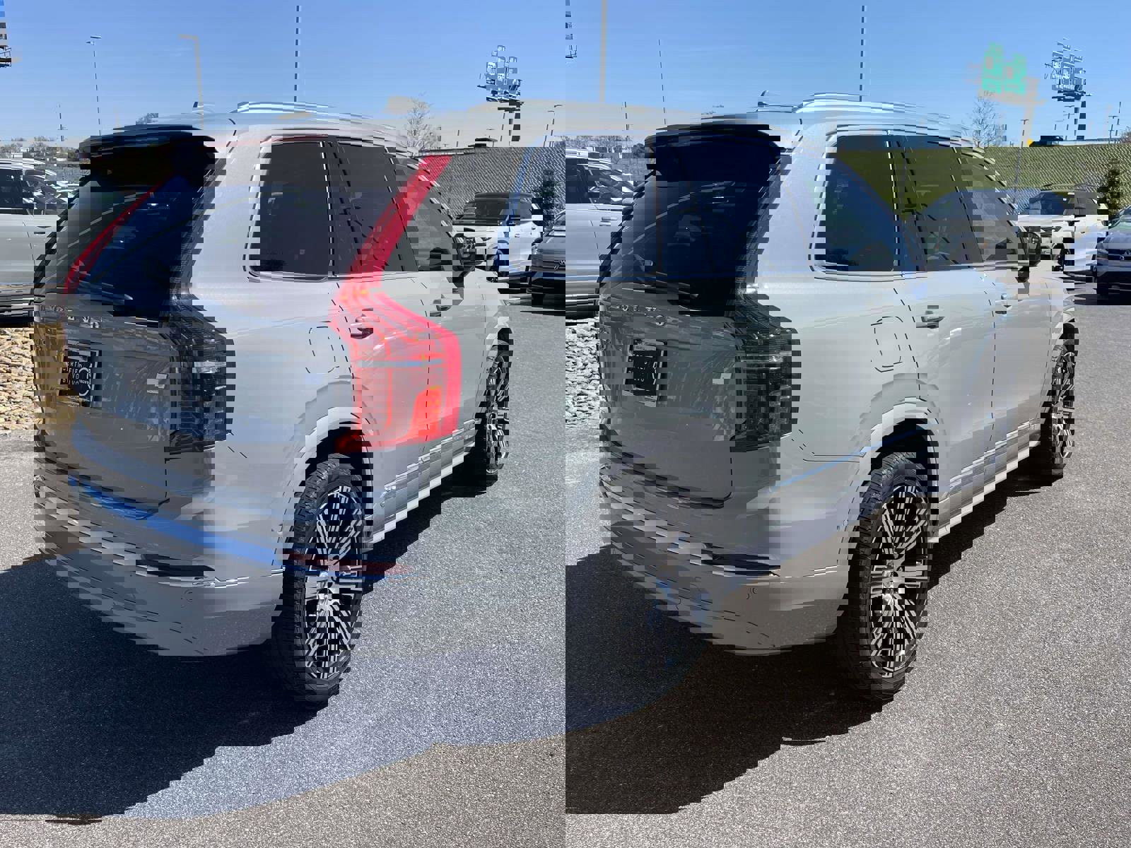 Certified 2024 Volvo XC90 T8 Plus w/ Protection Package Premier image 6