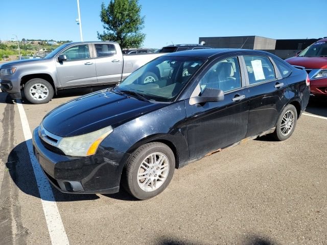 Used 2010 Ford Focus SE FWD image 3